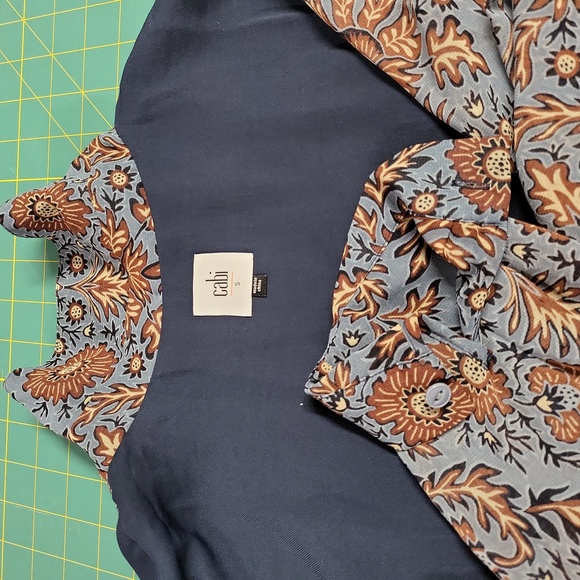 Beautiful dress by Cabi. Size small. Never worn, no smoking household. - Picture 5 of 9